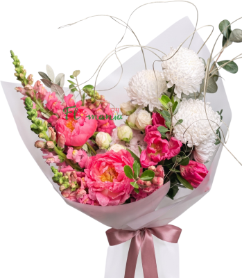 Букет с пионами и антирринумом «Вальс лепестков»