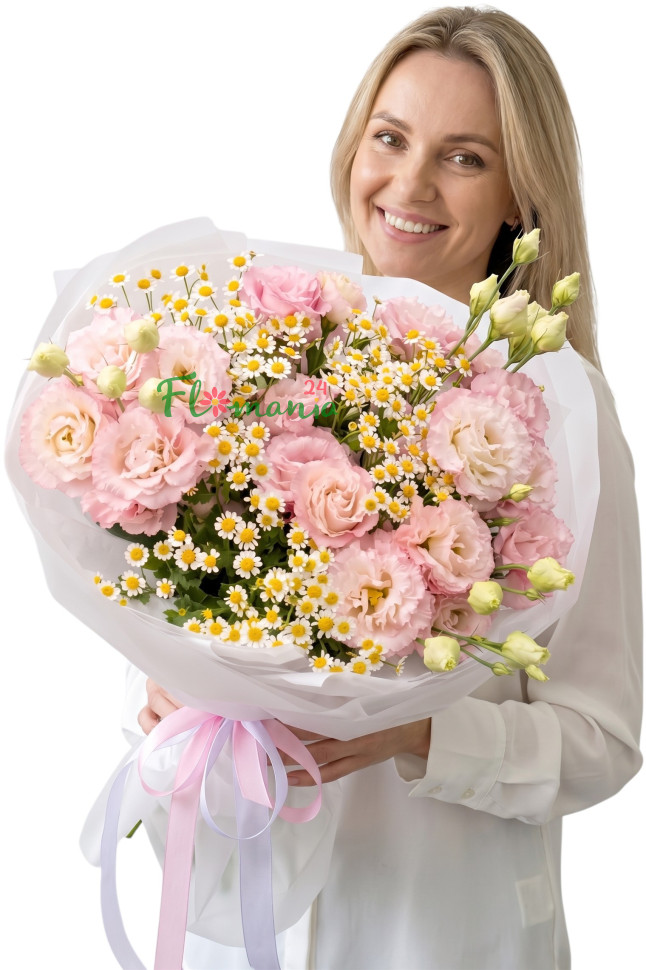 Букет с розовой эустомой и ромашками «Розовый туман»